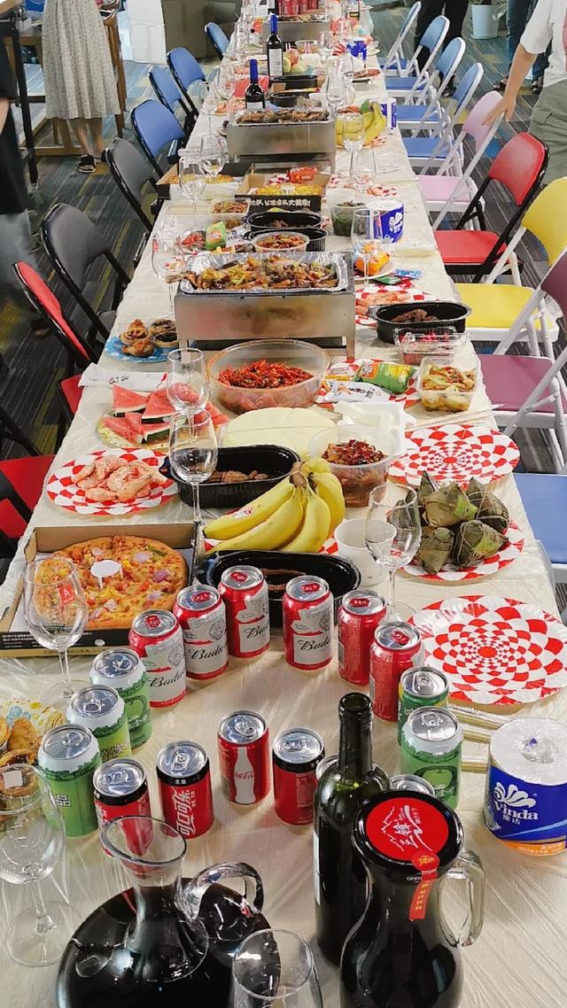 糉葉飄香慶端午 海凌科長(zhǎng)桌宴一年長(zhǎng)過(guò)一年